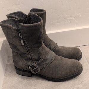 Clarks Dark Gray Suede Combat Boots
